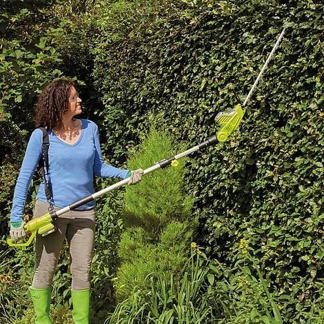 Garden Gear 20V Cordless Lithium-ion Telescopic Hedge Trimmer - Image 2