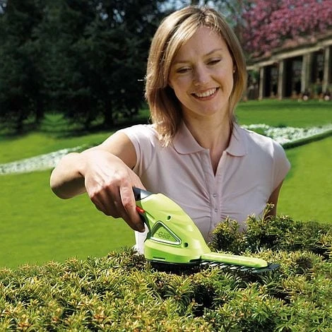 Garden Gear 3.6V Cordless Lithium-ion Trimming Shears With Extension Handle - Image 2